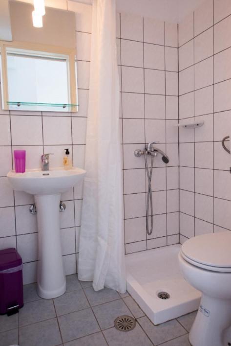 Katapola Vekris Apartments Экстерьер фото